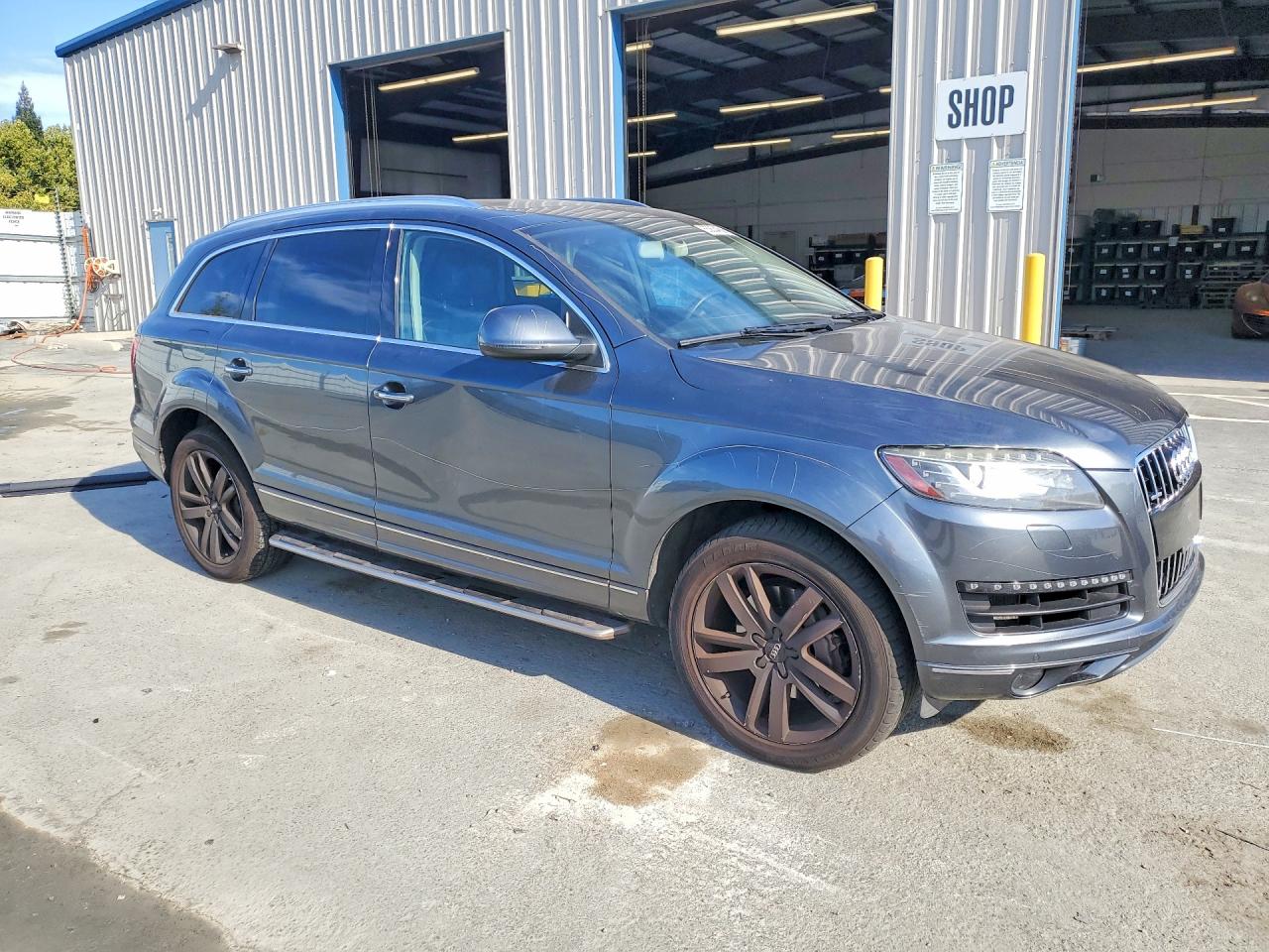 2015 Audi Q7 Premium Plus Gray vin: WA1LGAFE7FD022476