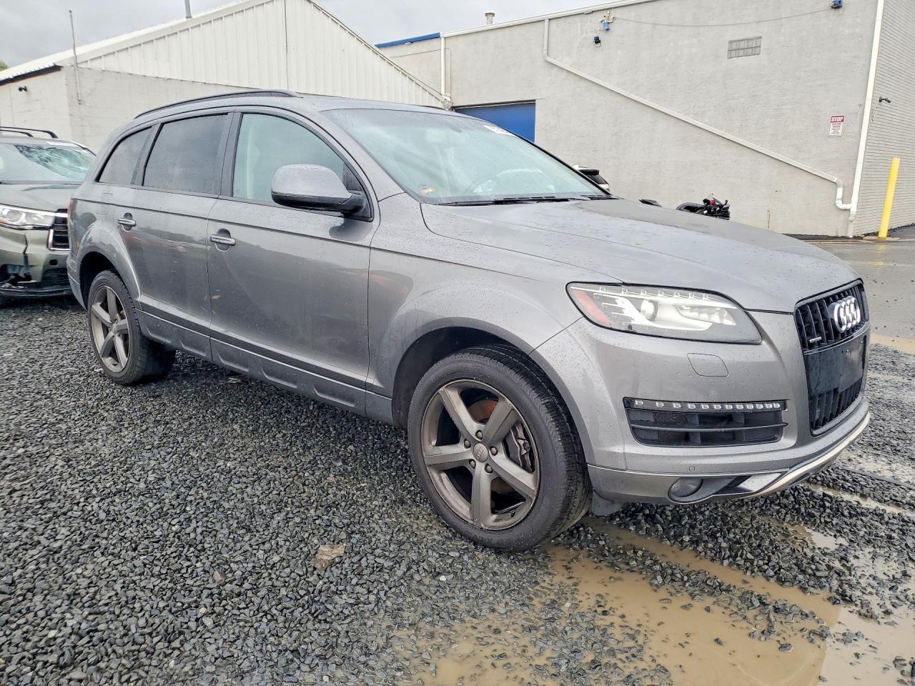 2015 Audi Q7 Premium Plus Gray vin: WA1LGAFE7FD031131