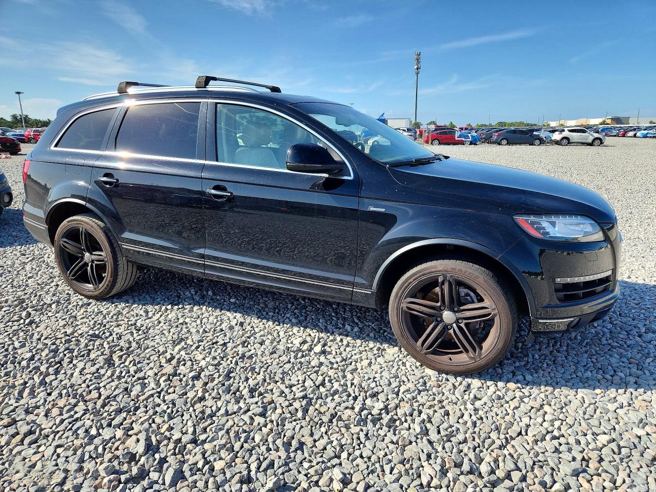 2015 Audi Q7 Premium Plus Черный vin: WA1LGAFE7FD033185