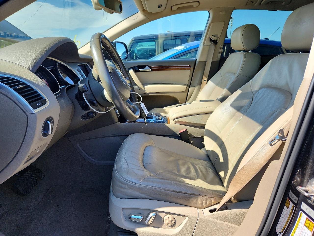 2015 Audi Q7 Premium Plus Черный vin: WA1LGAFE7FD033185