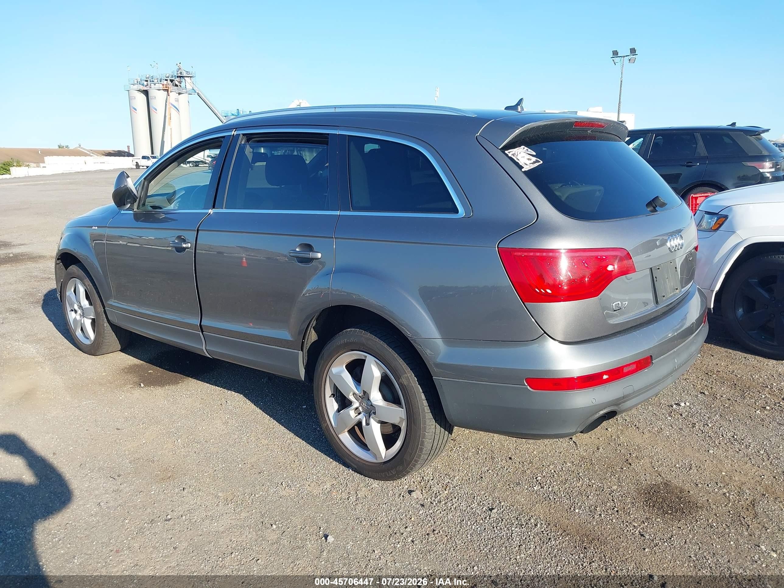 2012 Audi Q7 3.0t Premium Gray vin: WA1LGAFE8CD003902