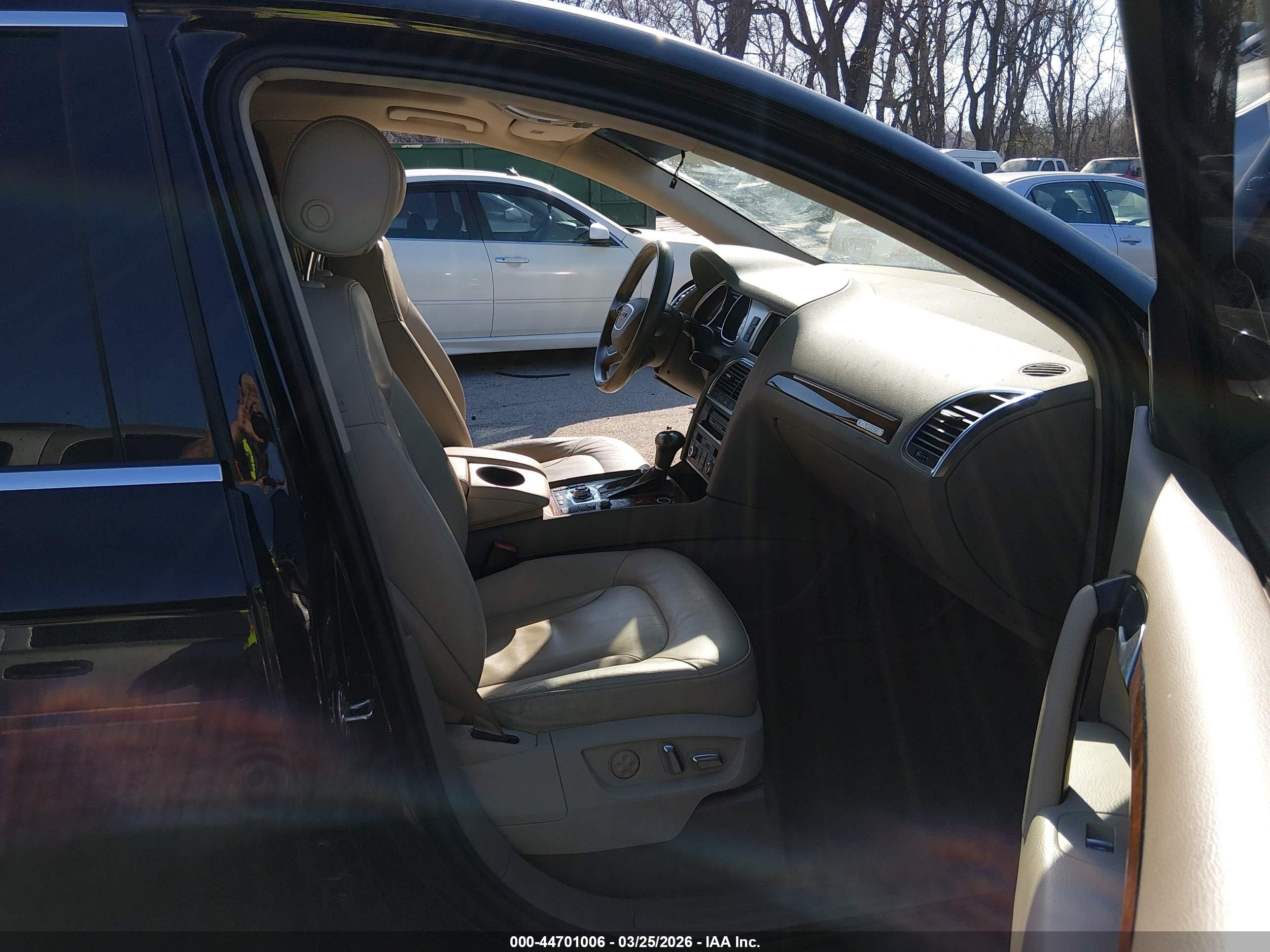 2013 Audi Q7 3.0t Premium Черный vin: WA1LGAFE8DD014450