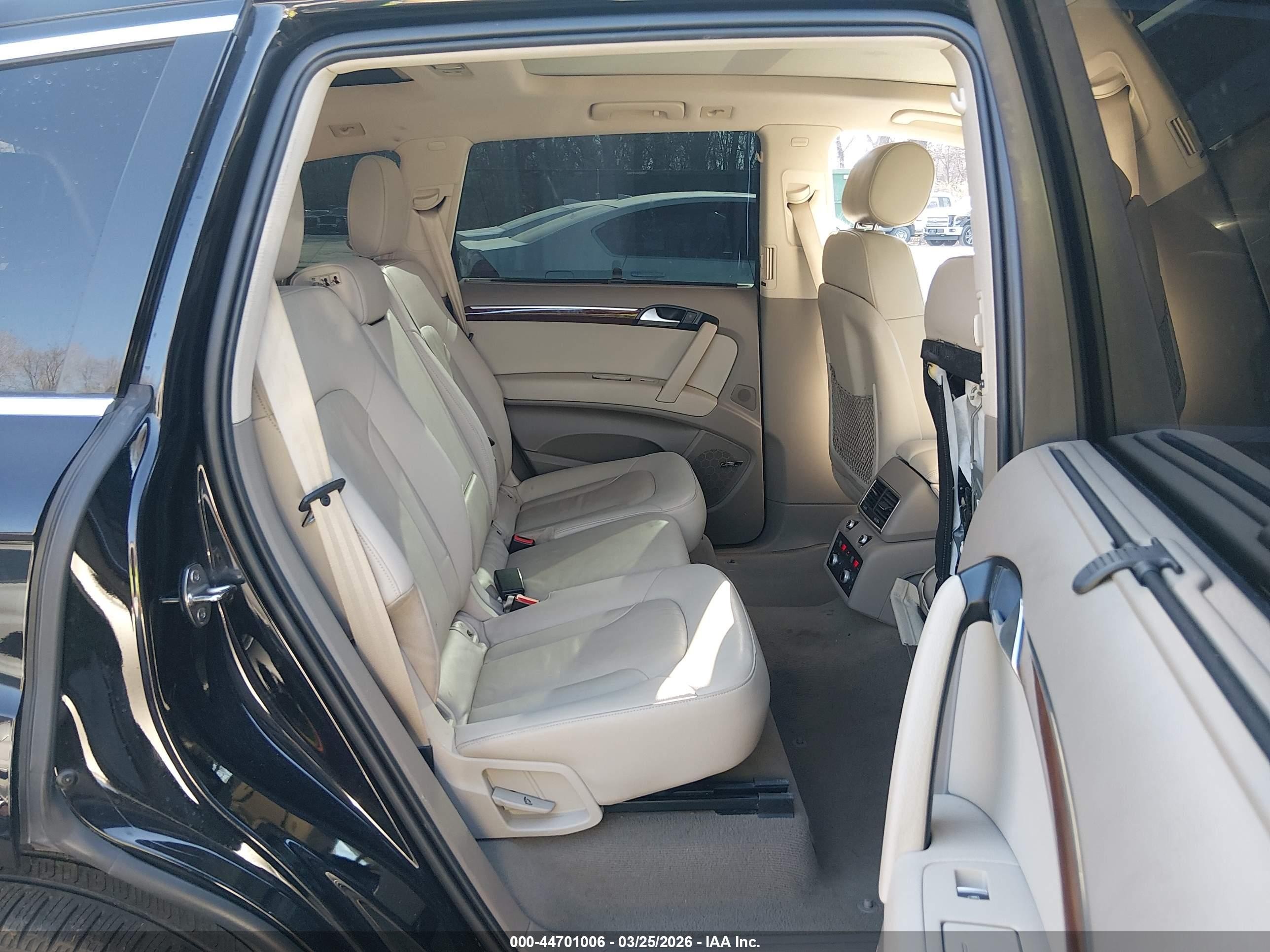 2013 Audi Q7 3.0t Premium Черный vin: WA1LGAFE8DD014450
