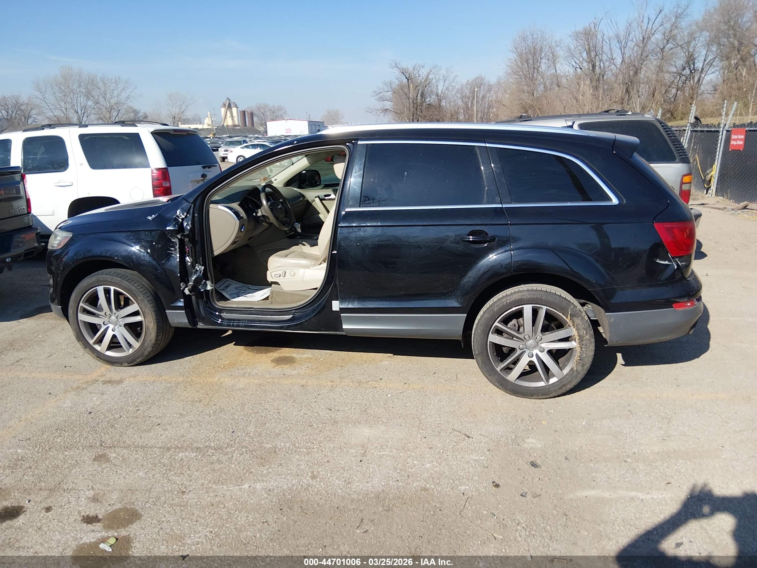 2013 Audi Q7 3.0t Premium Черный vin: WA1LGAFE8DD014450