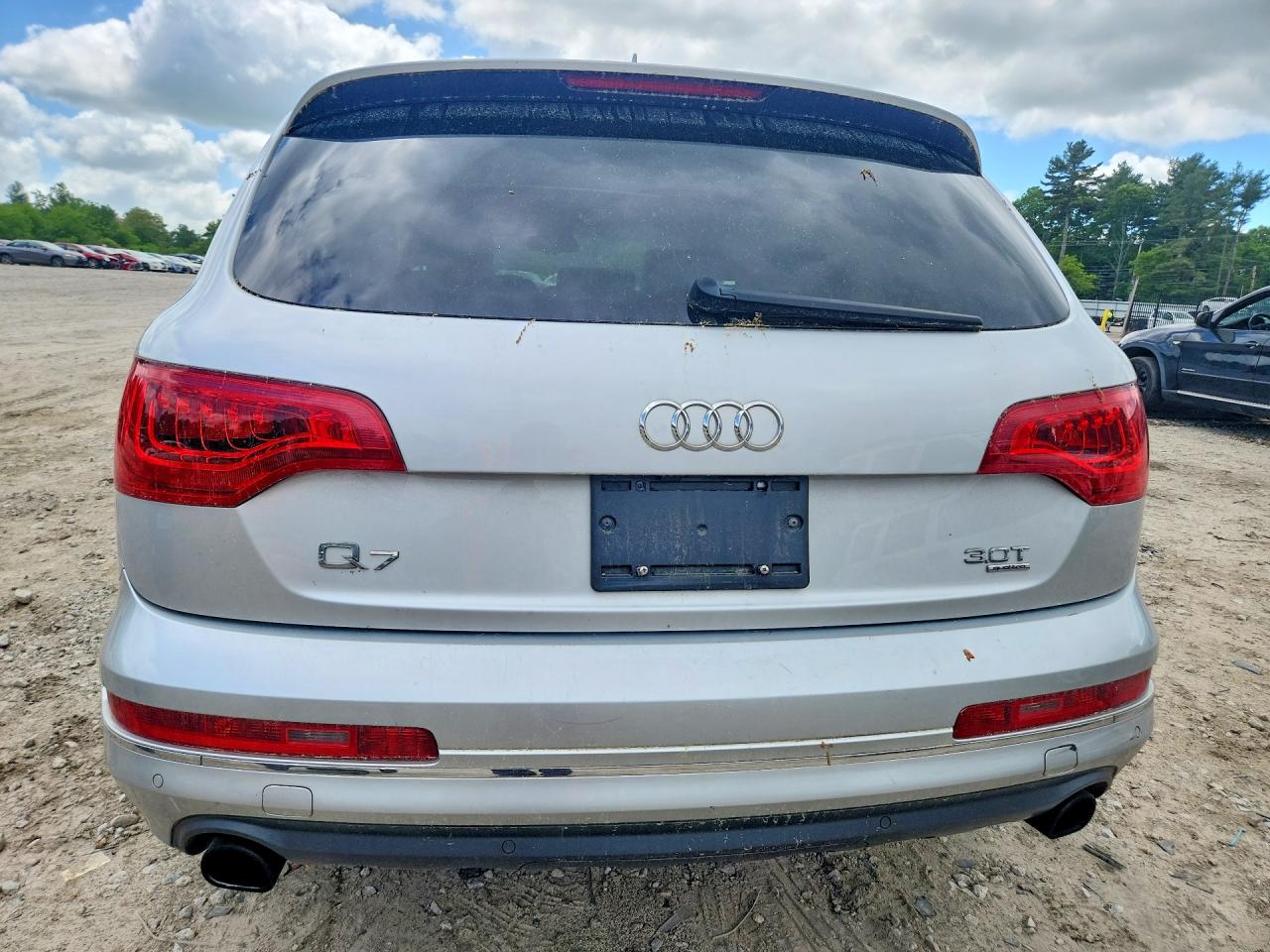 2014 Audi Q7 Premium Plus Silver vin: WA1LGAFE8ED011243