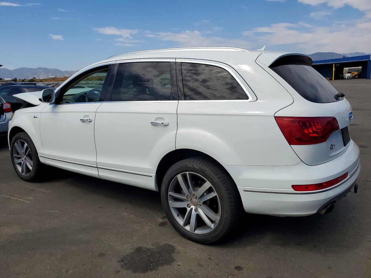 2014 Audi Q7 Premium Plus White vin: WA1LGAFE8ED016524