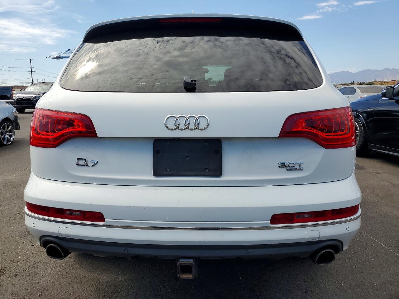 2014 Audi Q7 Premium Plus White vin: WA1LGAFE8ED016524