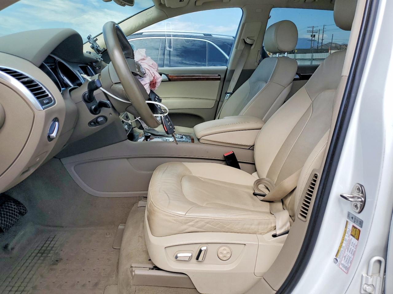 2014 Audi Q7 Premium Plus White vin: WA1LGAFE8ED016524