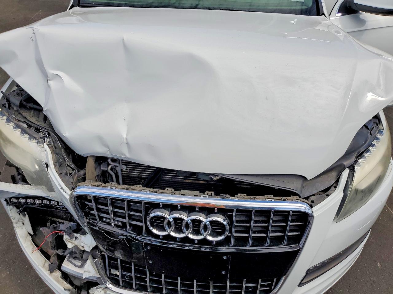 2014 Audi Q7 Premium Plus White vin: WA1LGAFE8ED016524