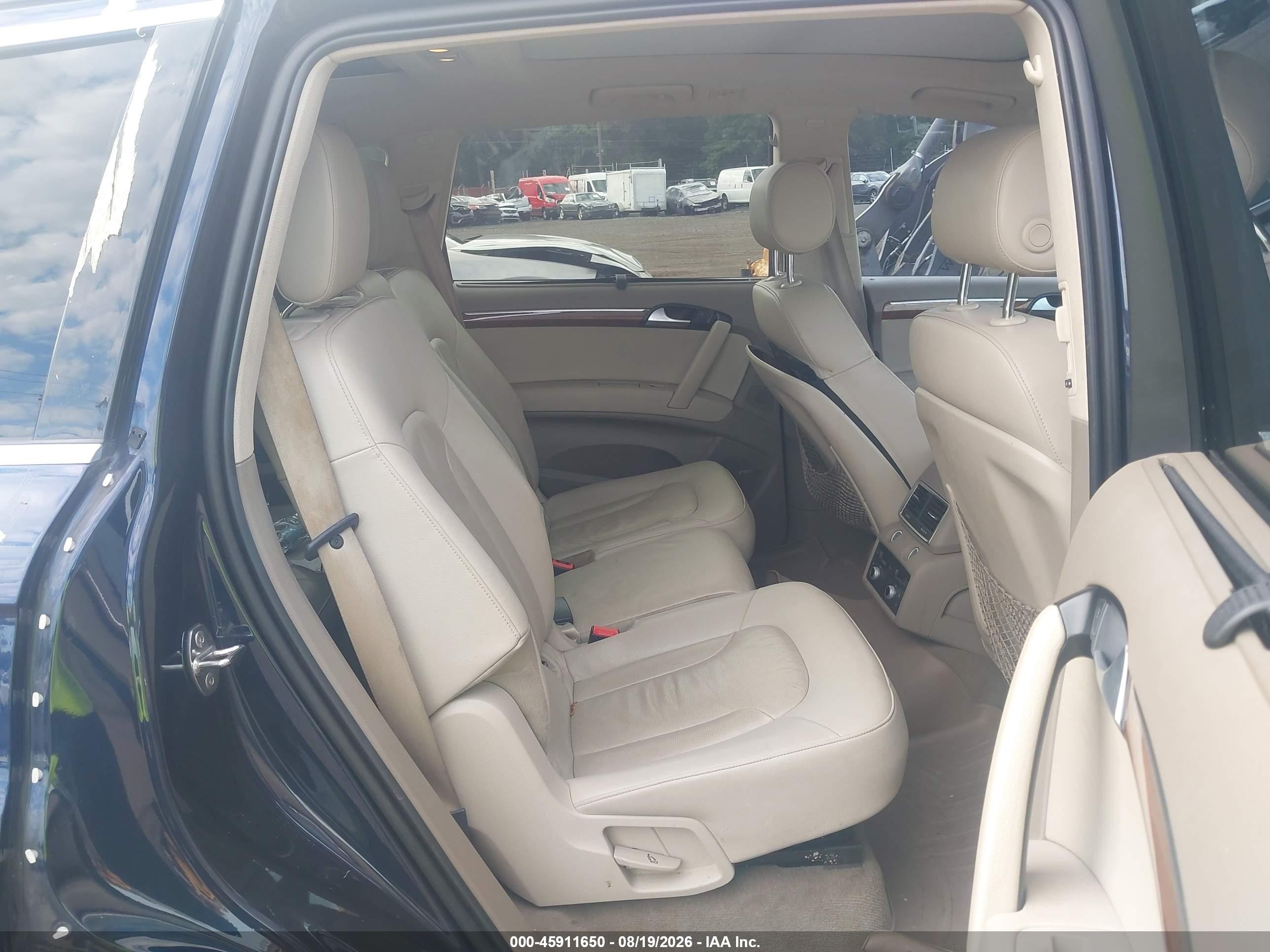 2014 Audi Q7 3.0t Premium Blue vin: WA1LGAFE8ED018452