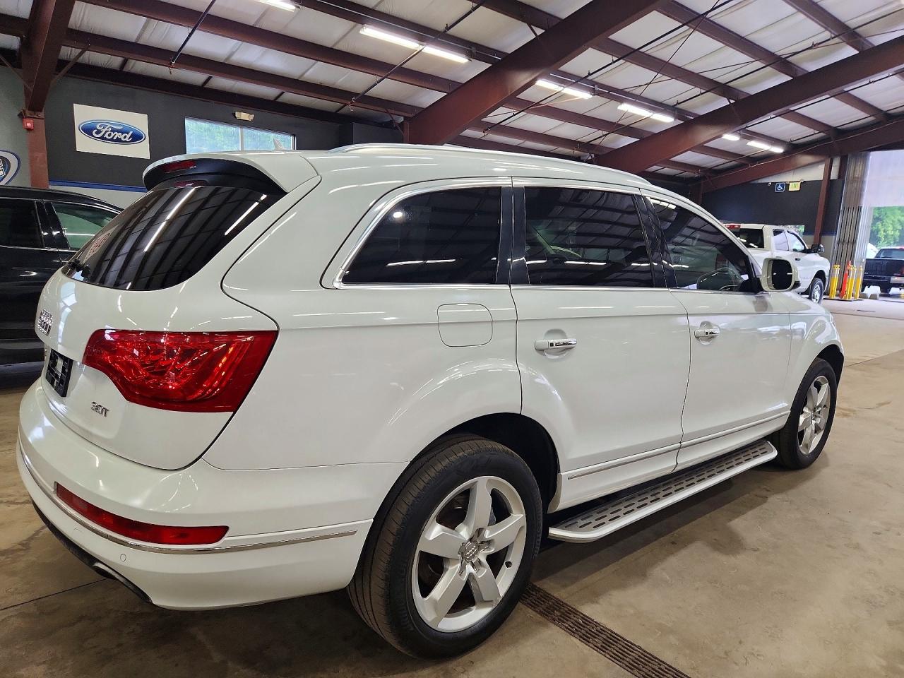 2014 Audi Q7 Premium Plus Белый vin: WA1LGAFE8ED019424
