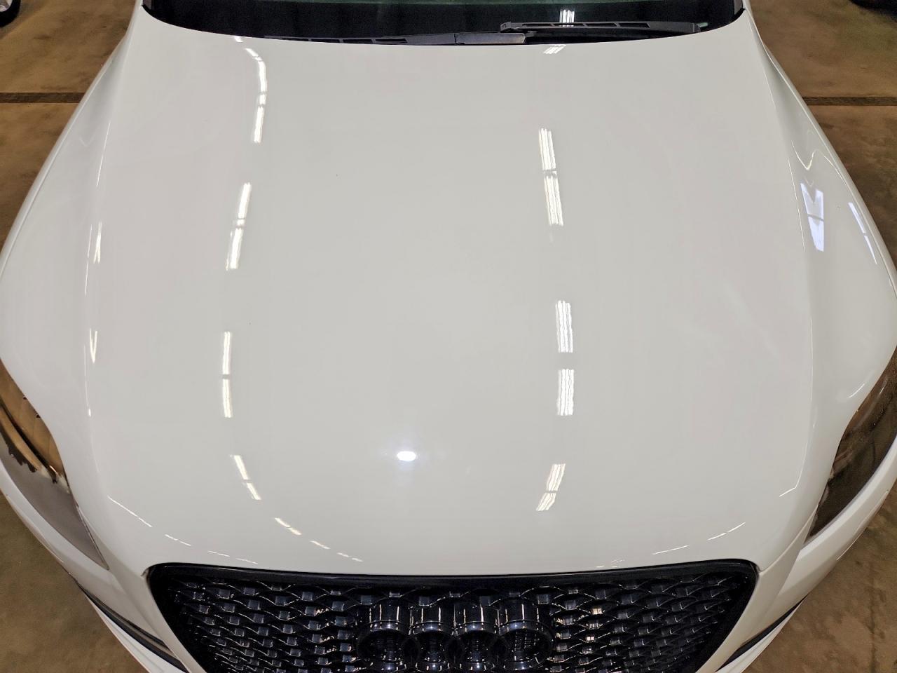 2014 Audi Q7 Premium Plus Белый vin: WA1LGAFE8ED019424