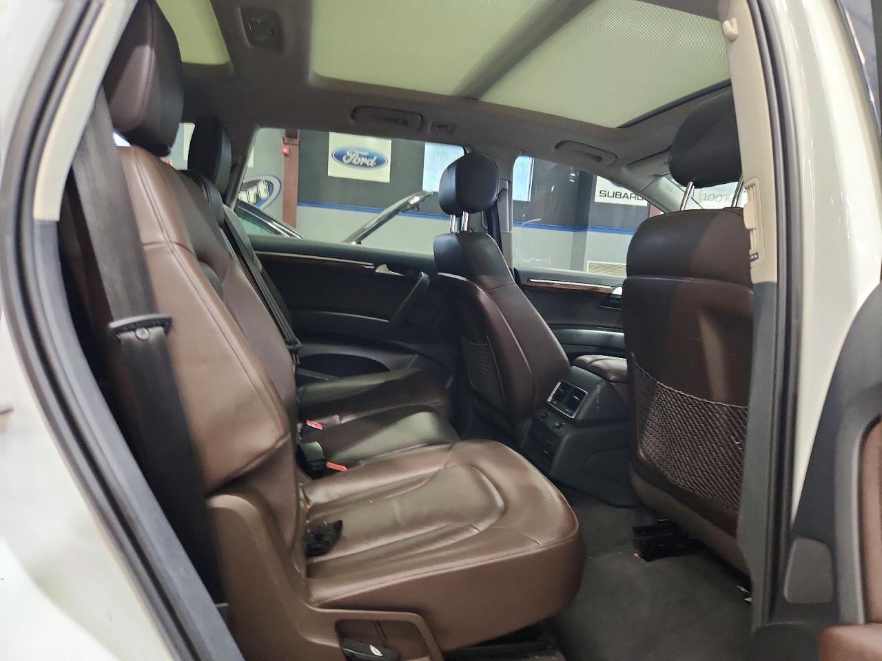 2014 Audi Q7 Premium Plus Белый vin: WA1LGAFE8ED019424
