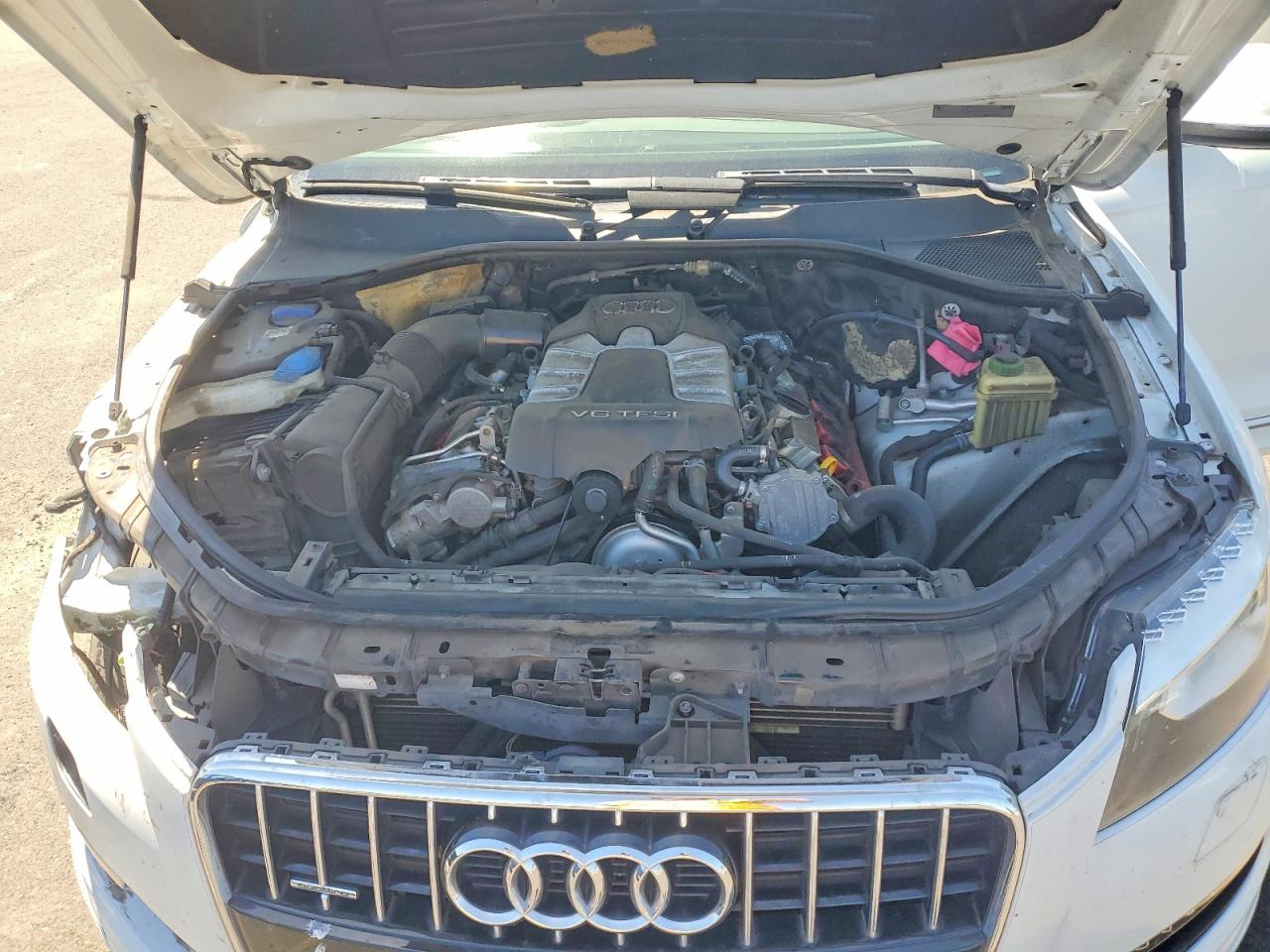 2014 Audi Q7 Premium Plus White vin: WA1LGAFE8ED020752