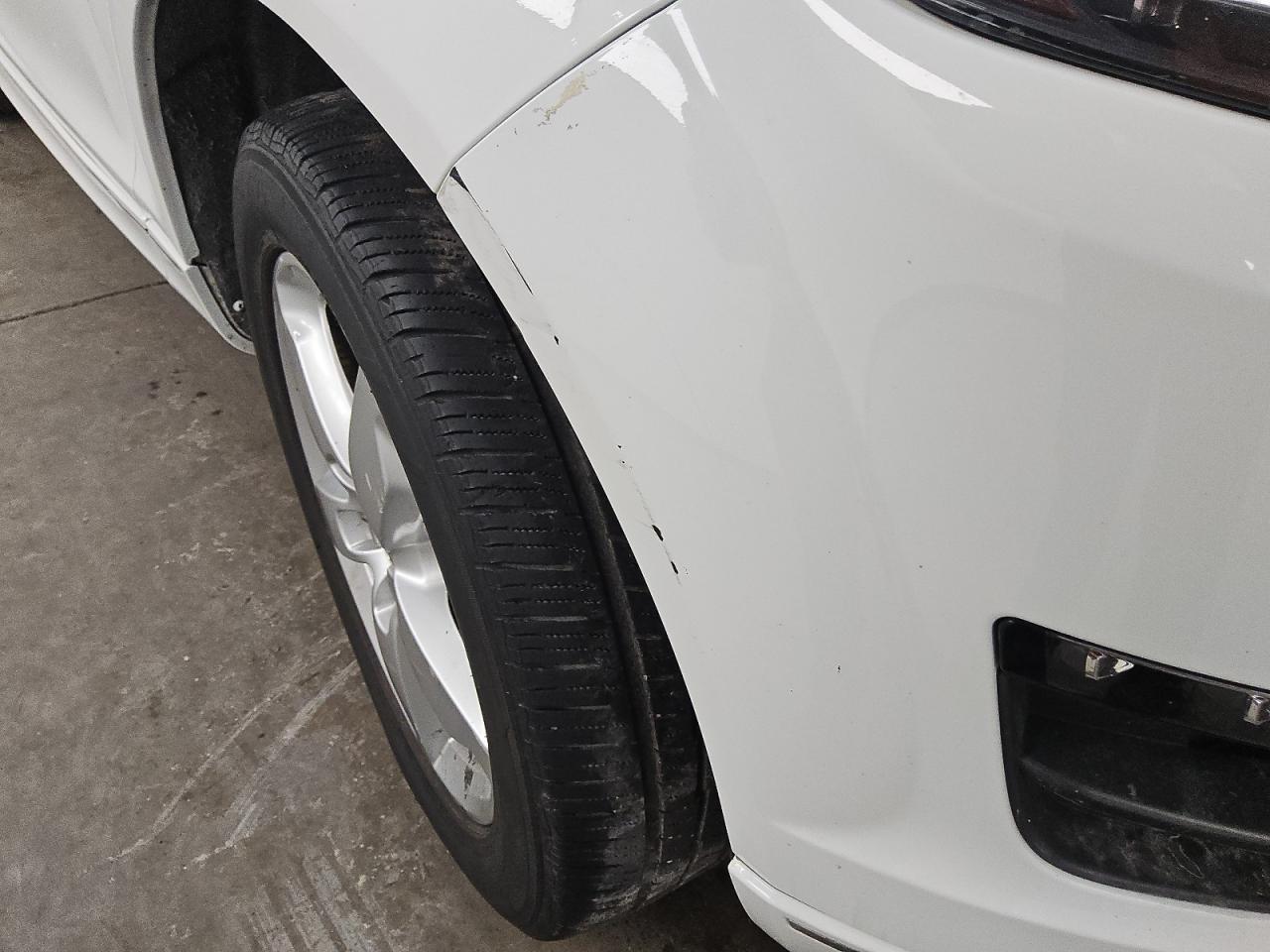2015 Audi Q7 Premium Plus White vin: WA1LGAFE8FD020252 Damage: Front Bumper, Multiple Scratches Heavy, 4