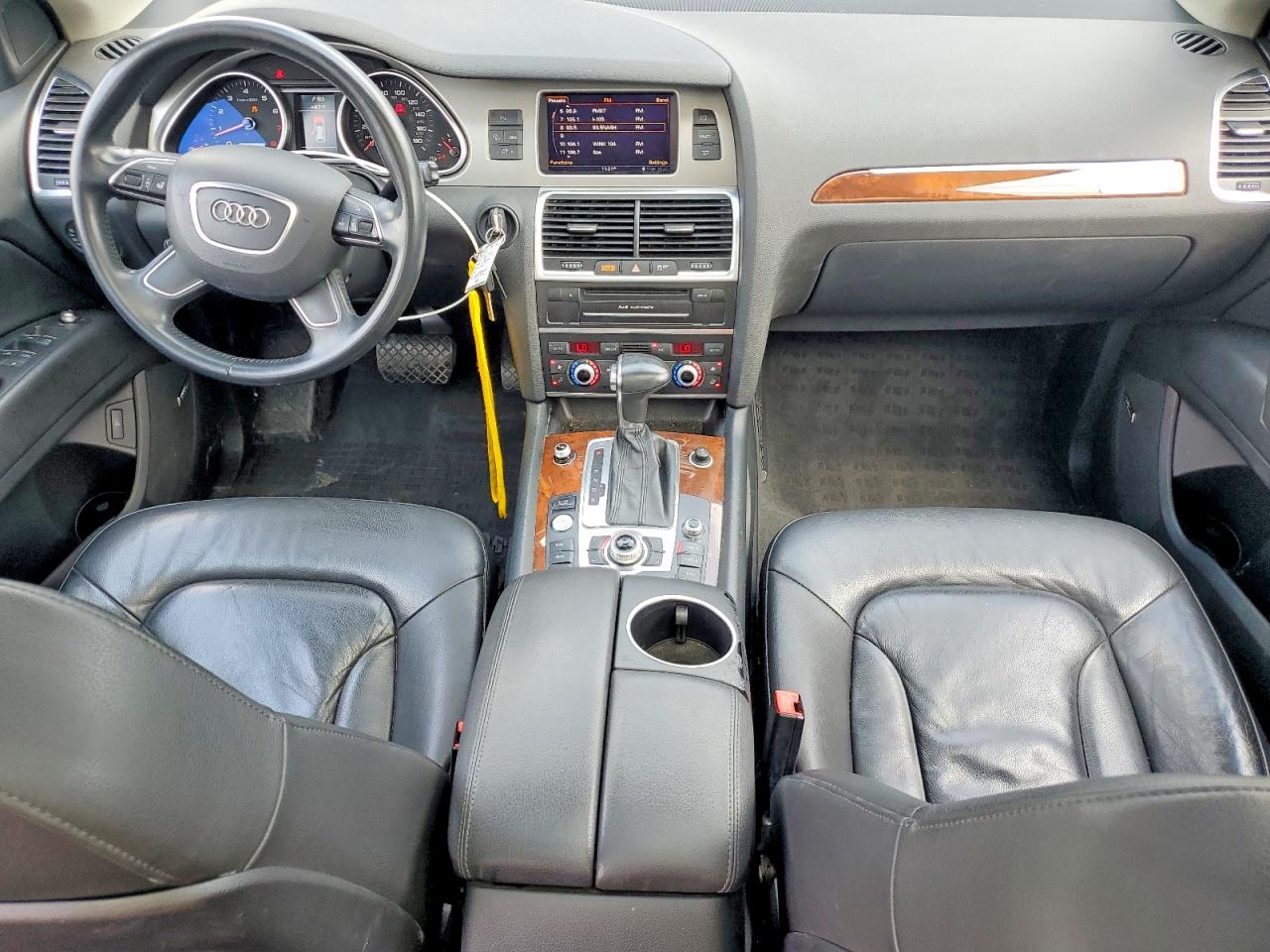 2015 Audi Q7 Premium Plus Синий vin: WA1LGAFE8FD025256