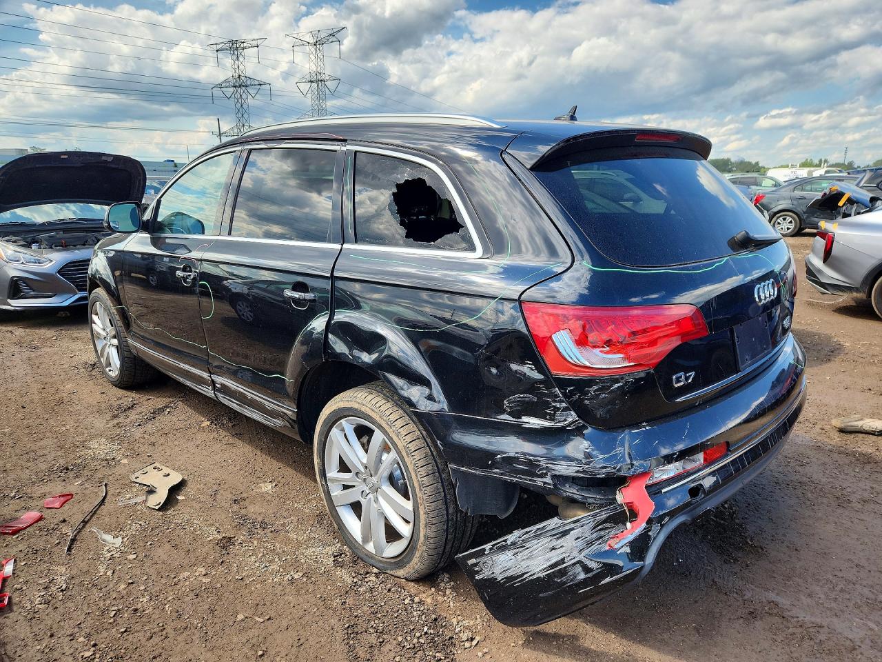 2015 Audi Q7 Premium Plus Черный vin: WA1LGAFE8FD031056
