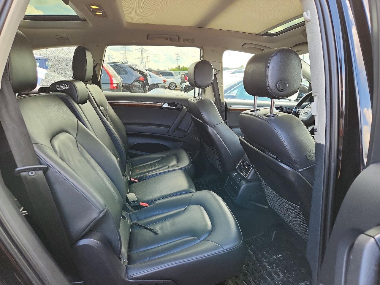 2015 Audi Q7 Premium Plus Черный vin: WA1LGAFE8FD031056