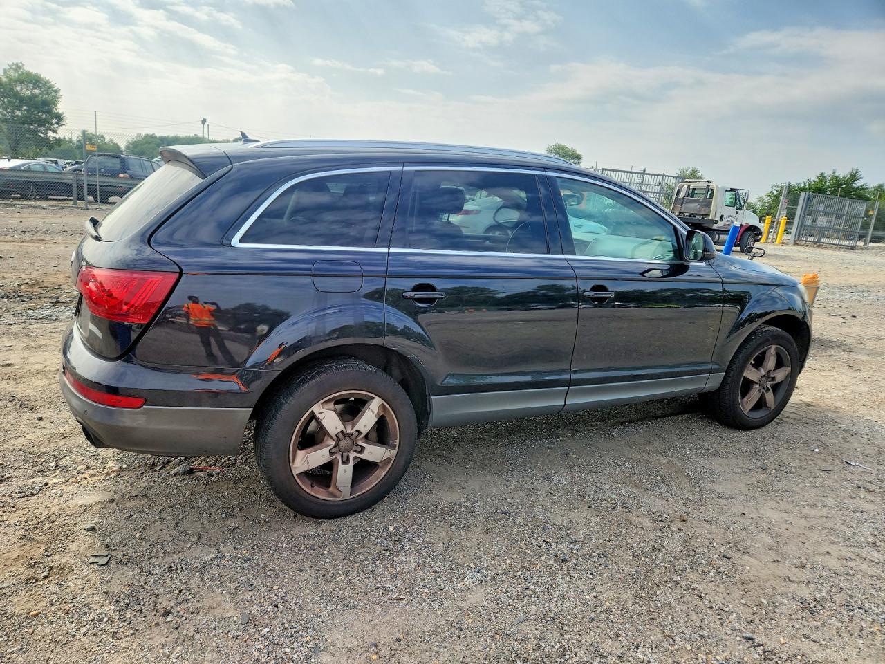 2013 Audi Q7 Premium Plus Синий vin: WA1LGAFE9DD000119