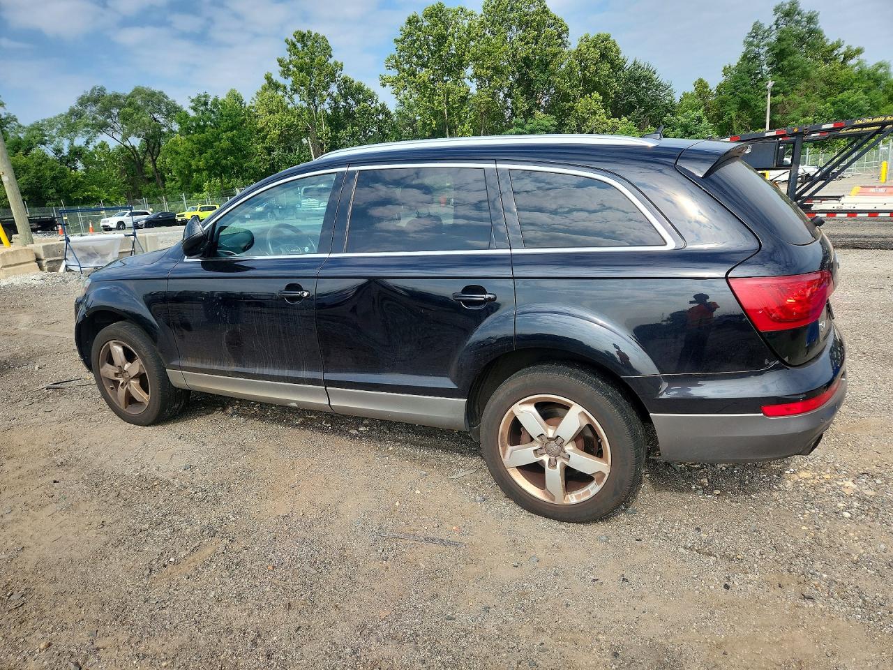 2013 Audi Q7 Premium Plus Синий vin: WA1LGAFE9DD000119