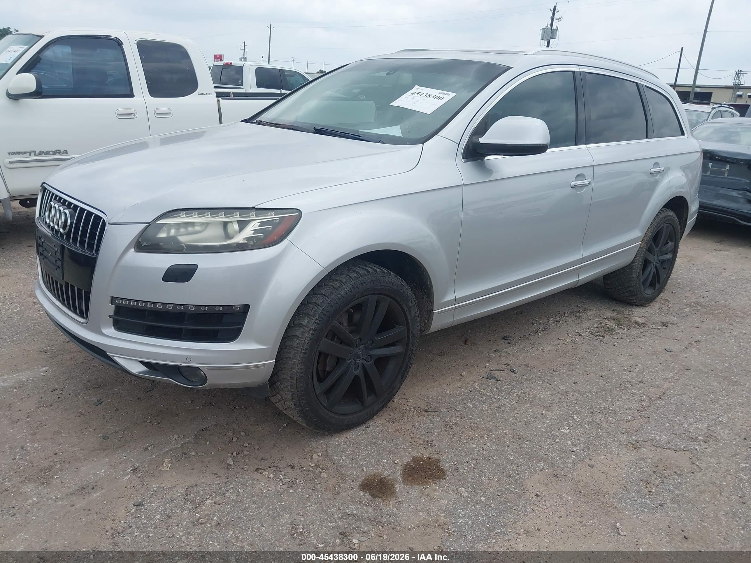 2013 Audi Q7 3.0t Premium Silver vin: WA1LGAFE9DD002386