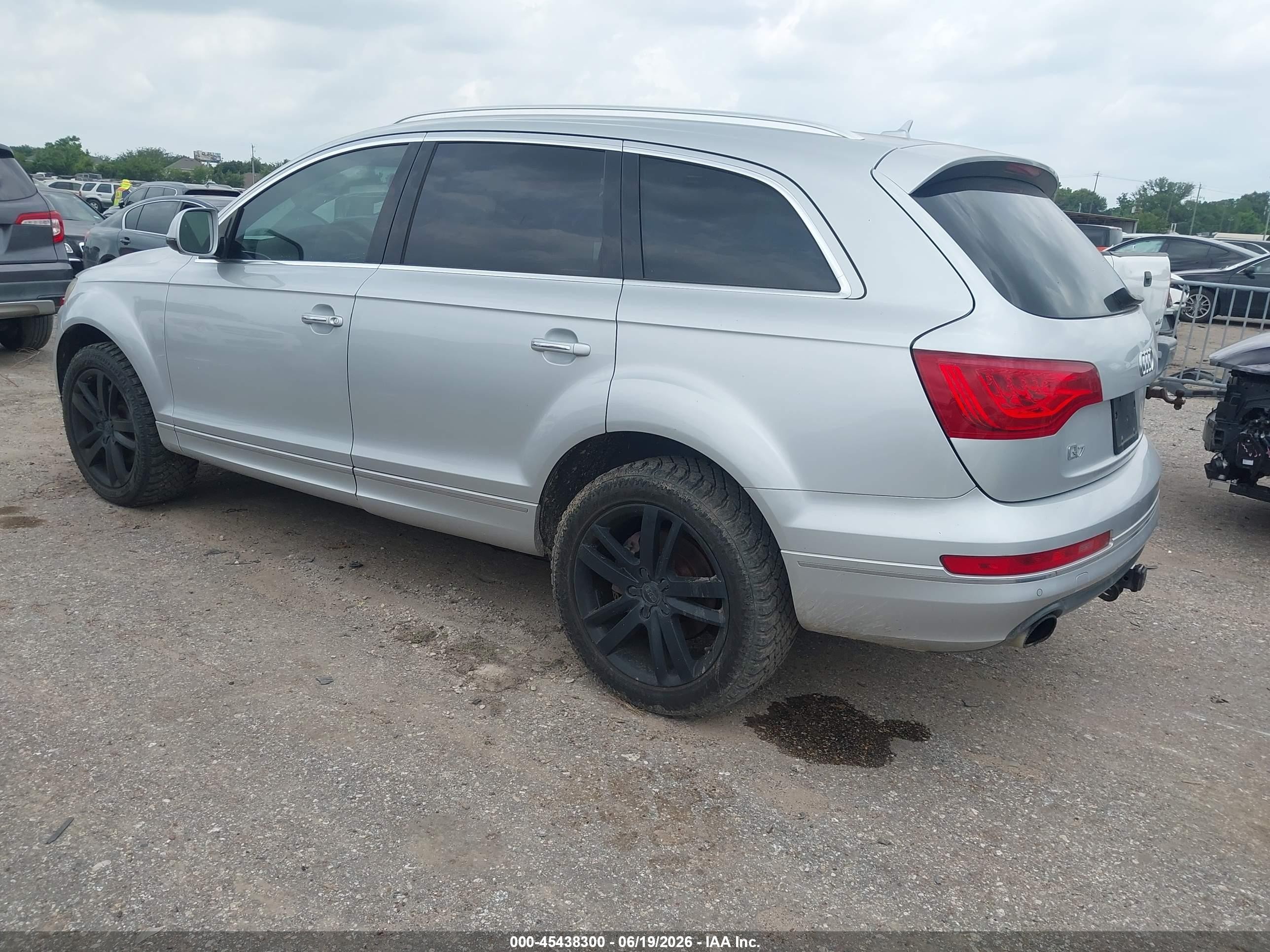 2013 Audi Q7 3.0t Premium Silver vin: WA1LGAFE9DD002386