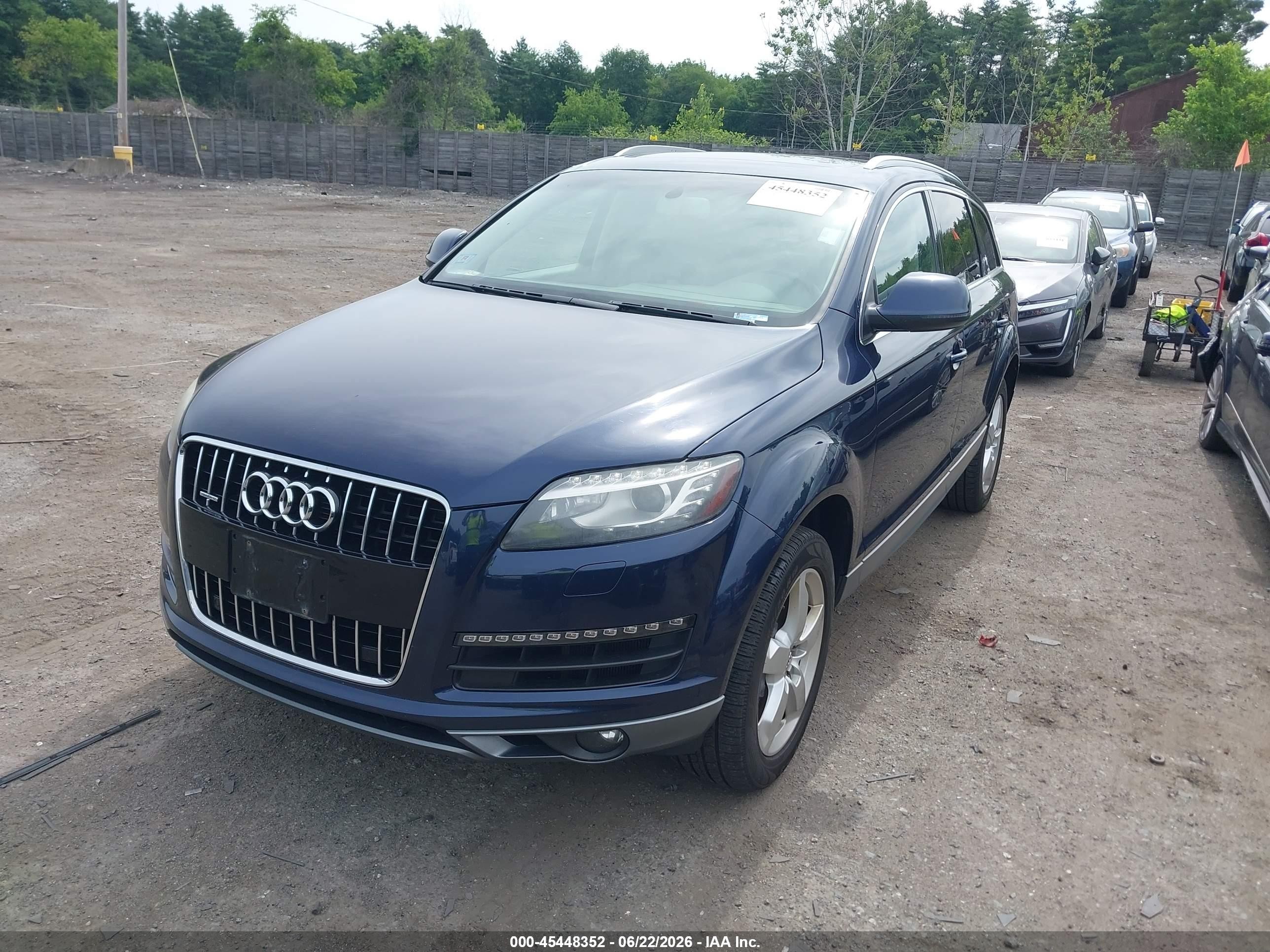 2013 Audi Q7 3.0t Premium Blue vin: WA1LGAFE9DD004381