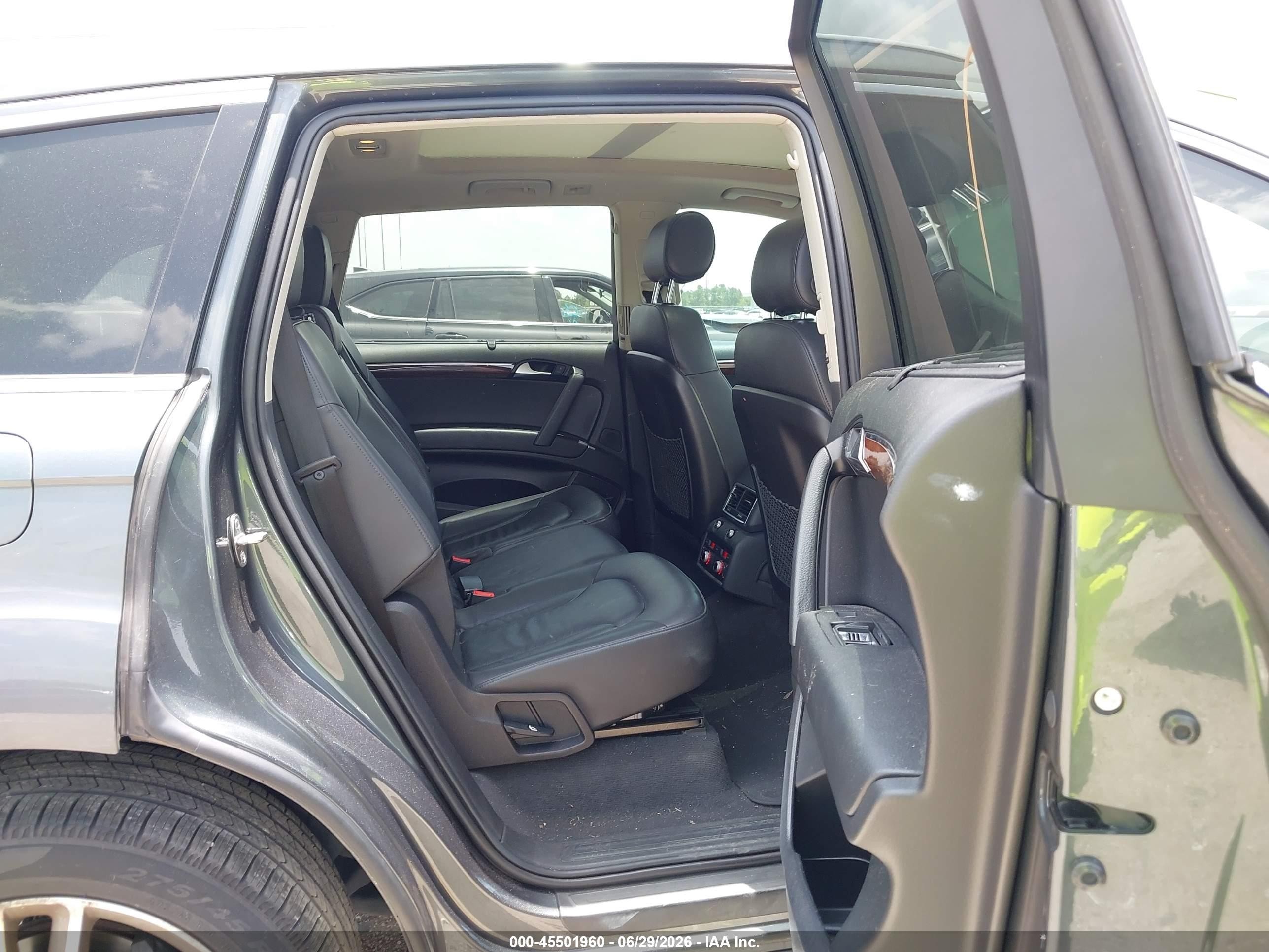 2015 Audi Q7 3.0t Premium Gray vin: WA1LGAFE9FD001628
