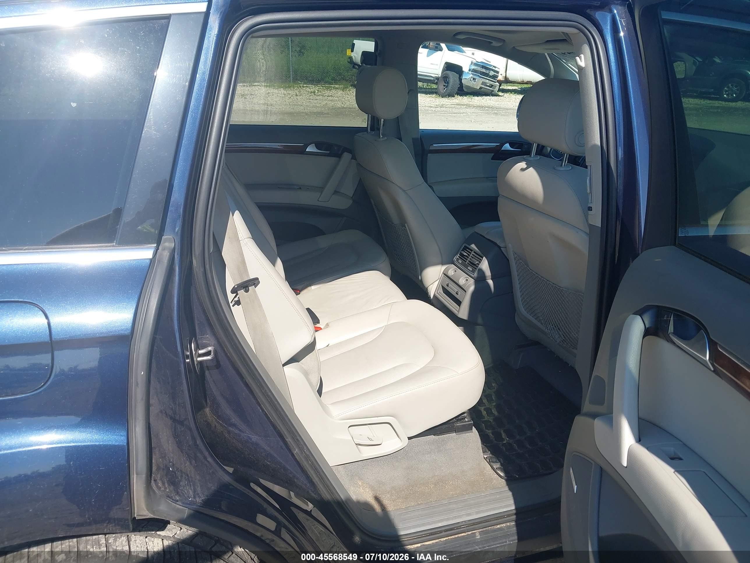 2015 Audi Q7 3.0t Premium Синий vin: WA1LGAFE9FD014234