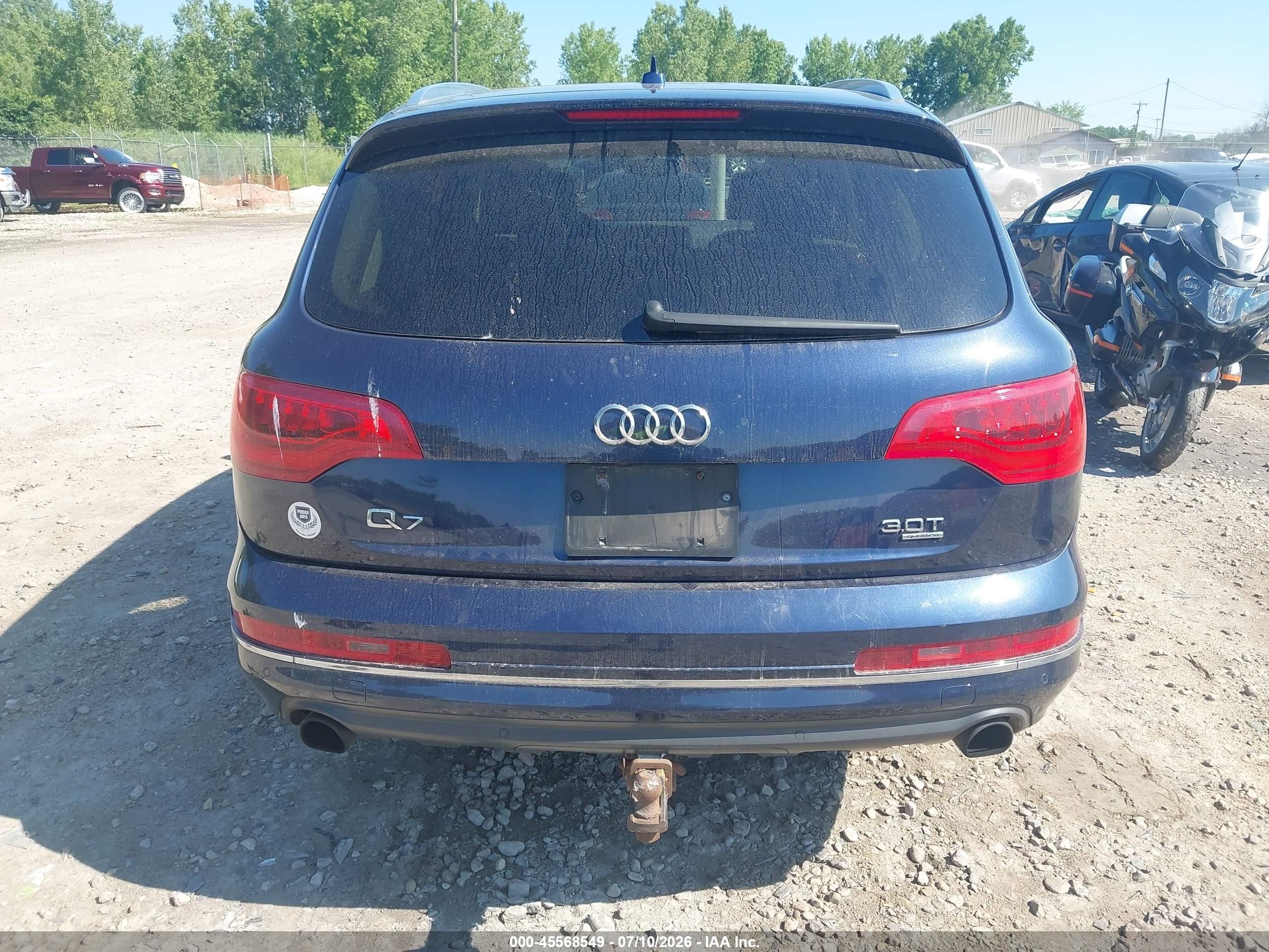 2015 Audi Q7 3.0t Premium Синий vin: WA1LGAFE9FD014234