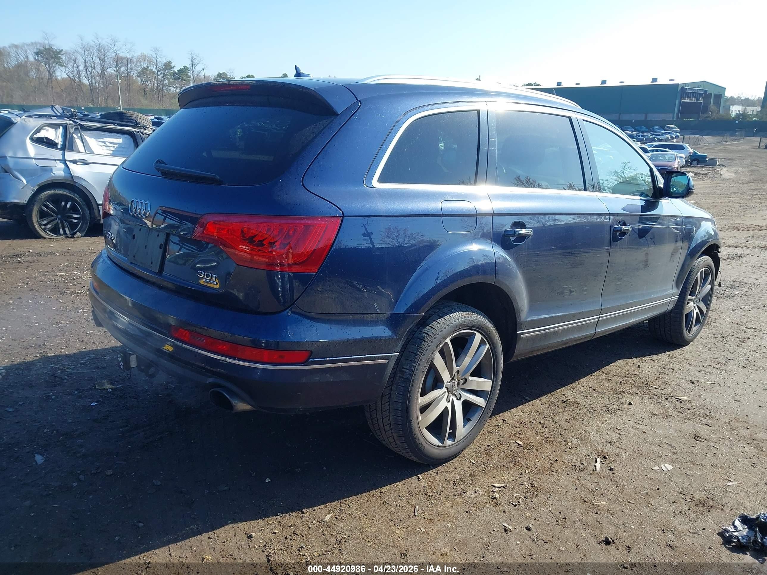 2015 Audi Q7 3.0t Premium Black vin: WA1LGAFE9FD015027