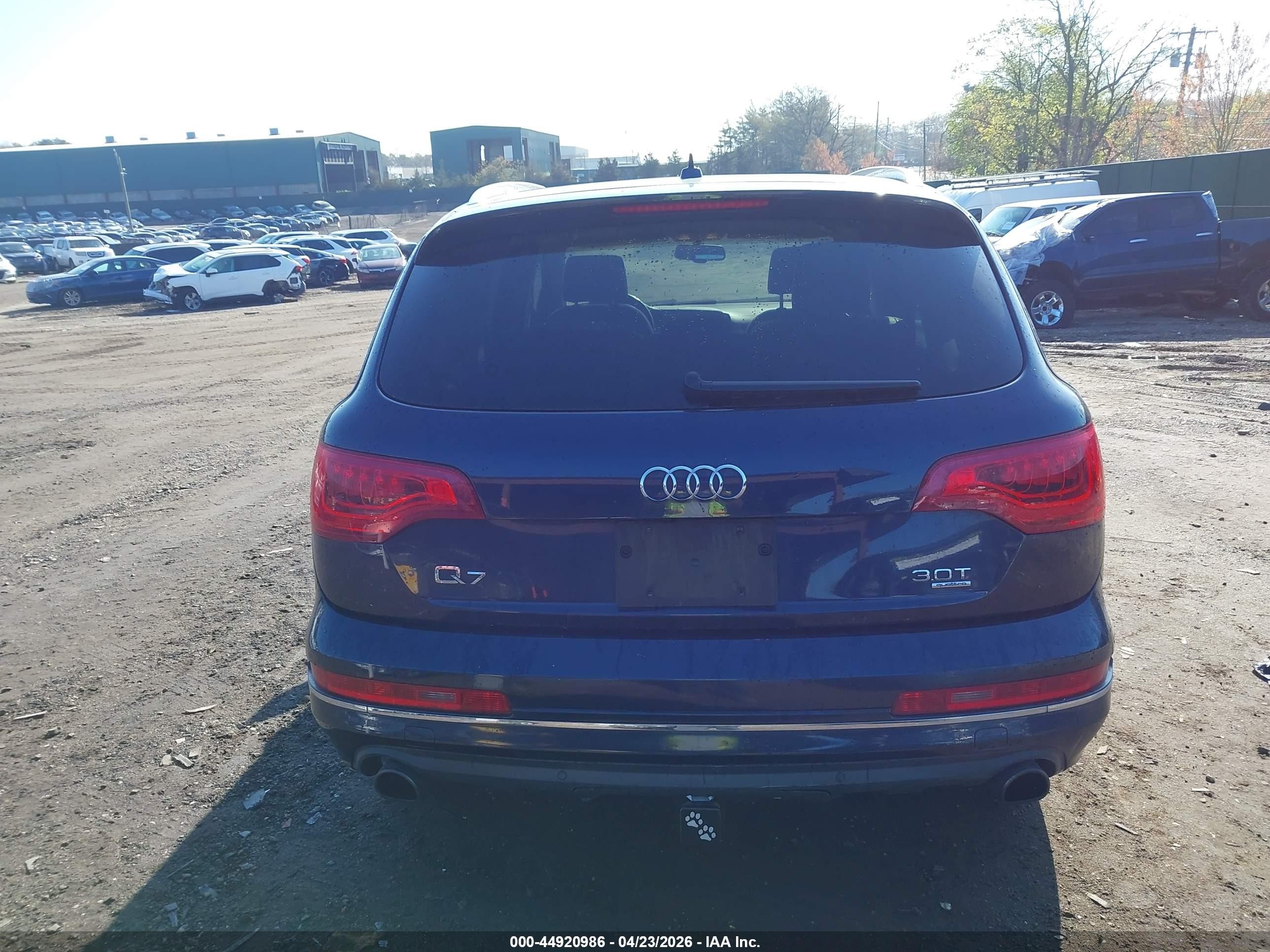 2015 Audi Q7 3.0t Premium Black vin: WA1LGAFE9FD015027