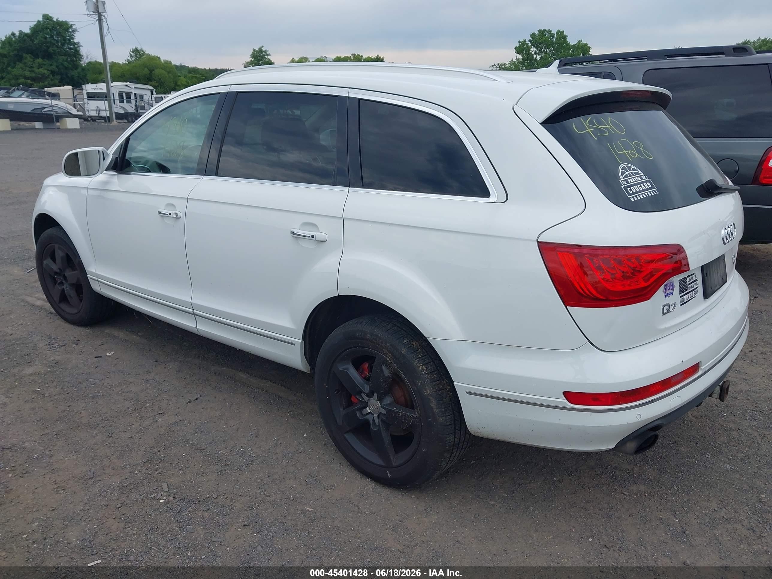 2015 Audi Q7 3.0t Premium White vin: WA1LGAFE9FD019191