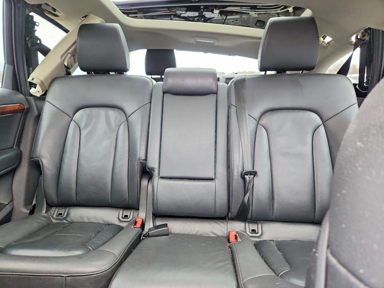 2015 Audi Q7 Premium Plus Gray vin: WA1LGAFE9FD028943