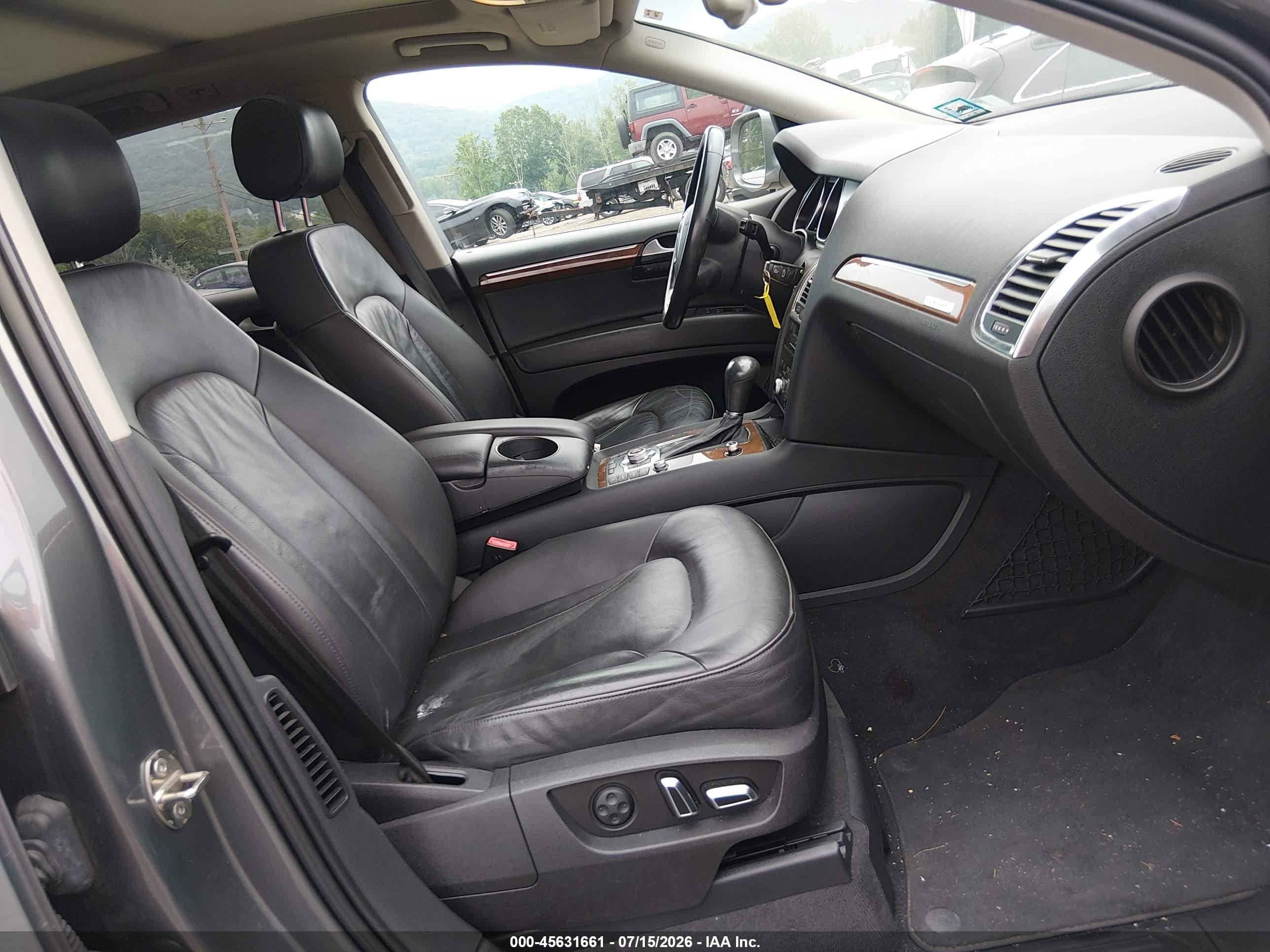 2011 Audi Q7 3.0t Premium Gray vin: WA1LGAFEXBD010445