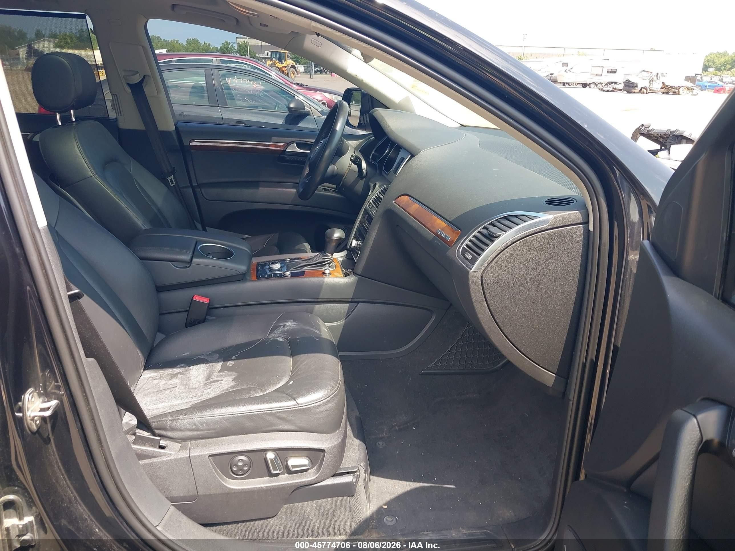 2014 Audi Q7 3.0t Premium Black vin: WA1LGAFEXED004293