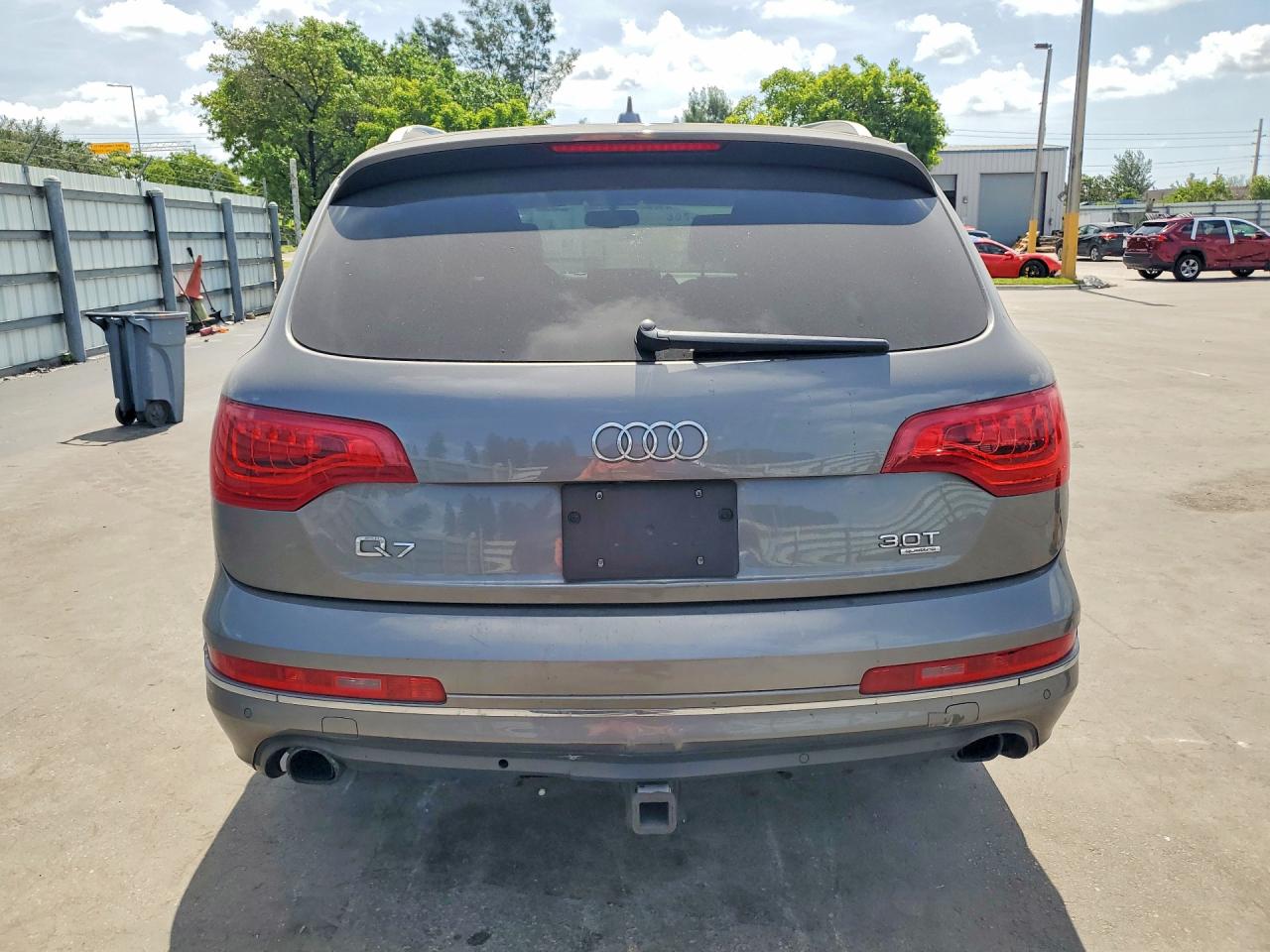 2015 Audi Q7 Premium Plus Gray vin: WA1LGAFEXFD001010