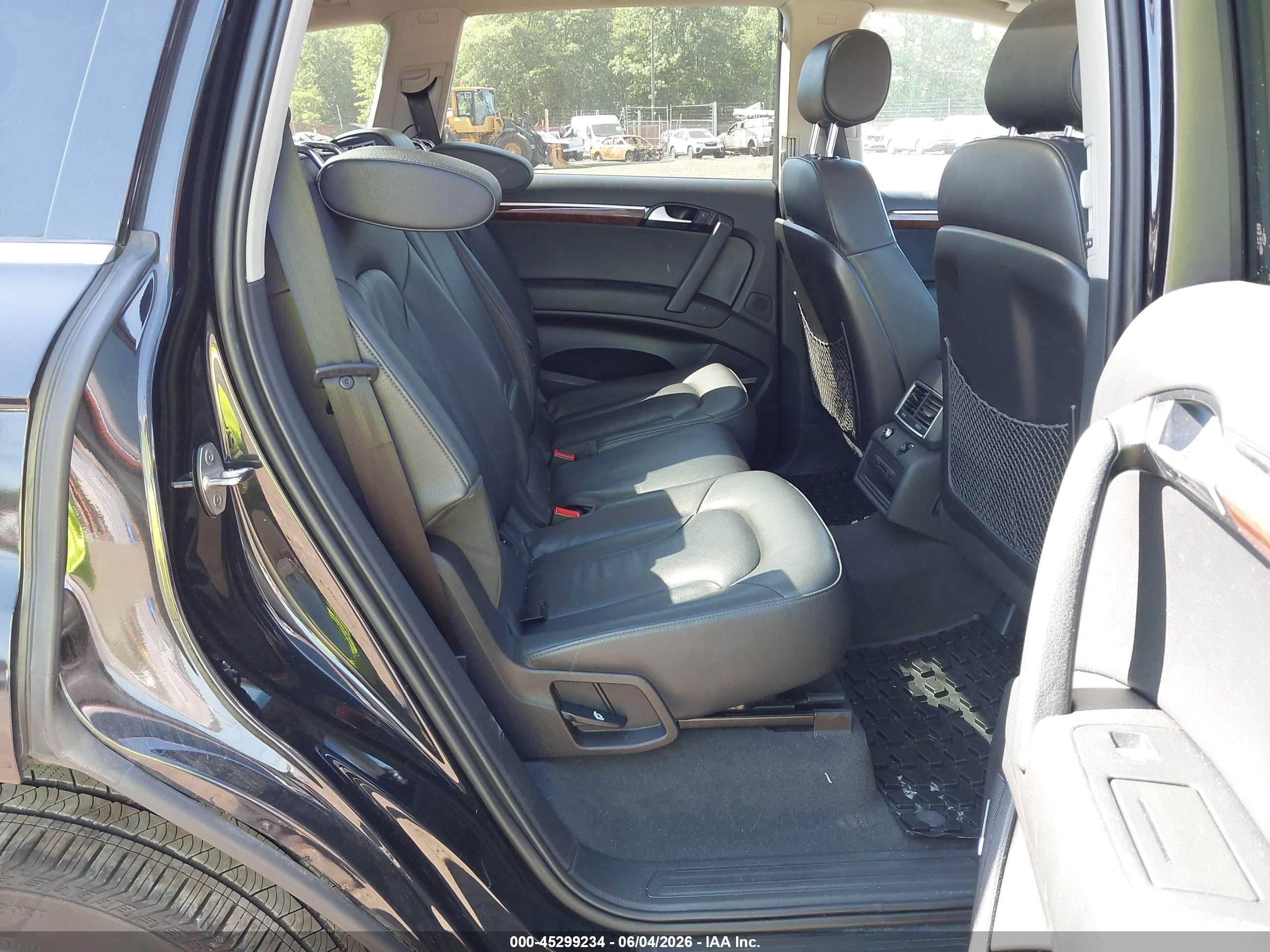 2015 Audi Q7 3.0t Premium Black vin: WA1LGAFEXFD002335