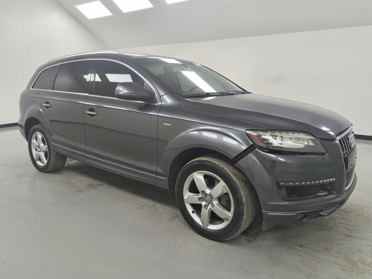2015 Audi Q7 Premium Plus Gray vin: WA1LGAFEXFD016963