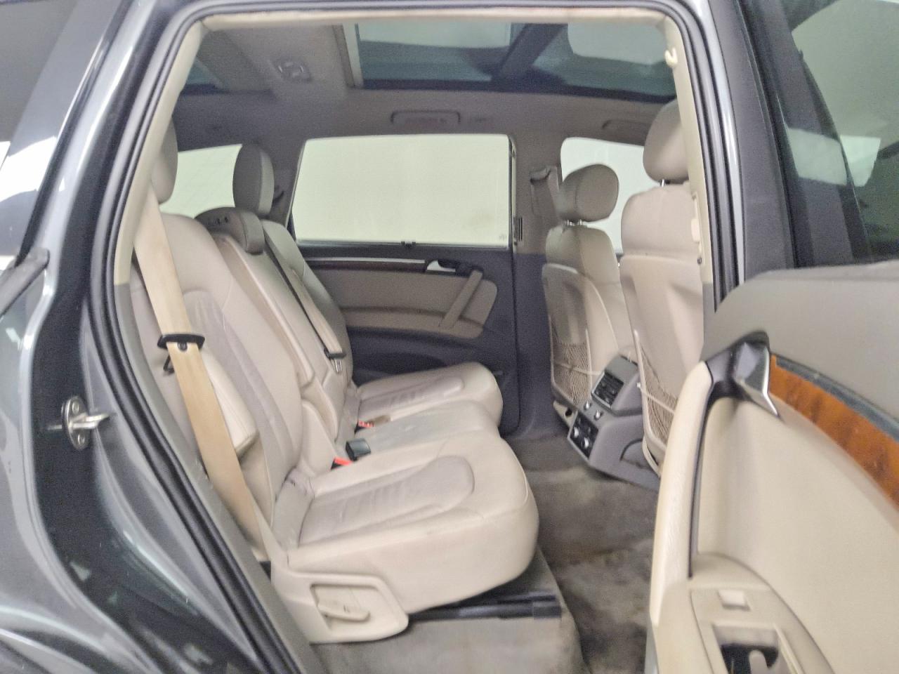 2015 Audi Q7 Premium Plus Gray vin: WA1LGAFEXFD016963