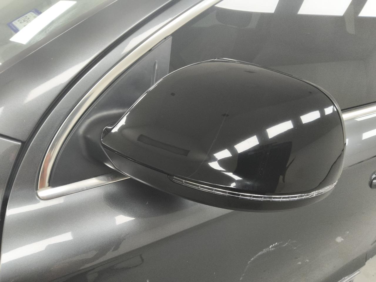 2015 Audi Q7 Premium Plus Gray vin: WA1LGAFEXFD016963 Damage: Left Mirror, Heavy Scratch, 1 To 2 Inches