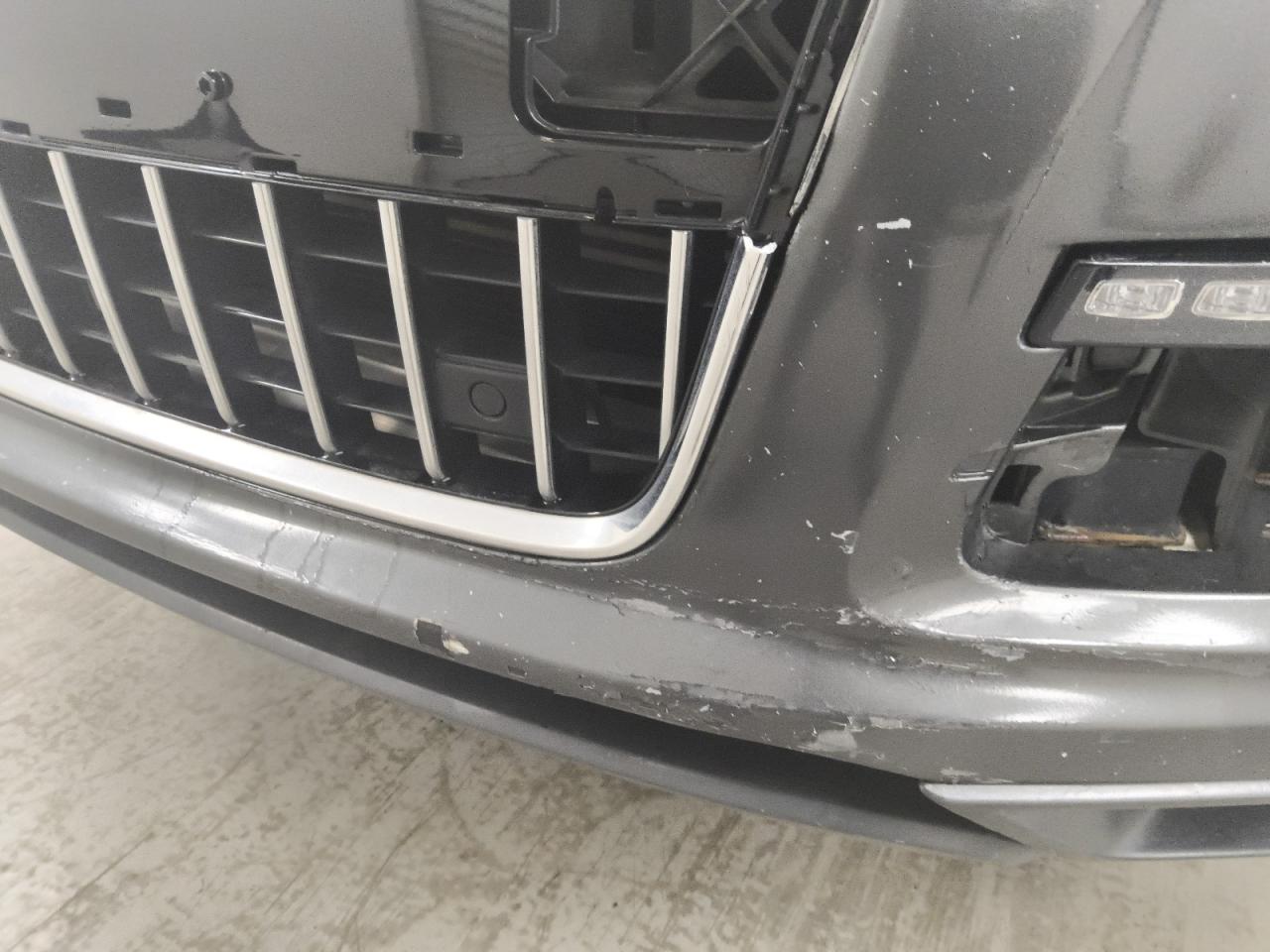 2015 Audi Q7 Premium Plus Gray vin: WA1LGAFEXFD016963 Damage: Front Bumper, Heavy Scratch, > 12 Inches