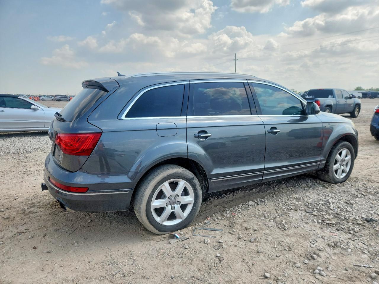 2015 Audi Q7 Premium Plus Gray vin: WA1LGAFEXFD022634