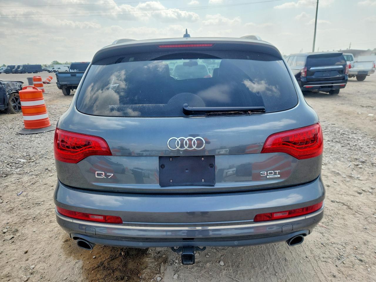 2015 Audi Q7 Premium Plus Gray vin: WA1LGAFEXFD022634