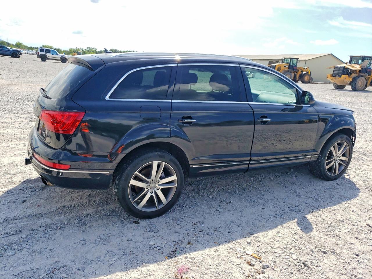 2015 Audi Q7 Premium Plus Черный vin: WA1LGAFEXFD023752