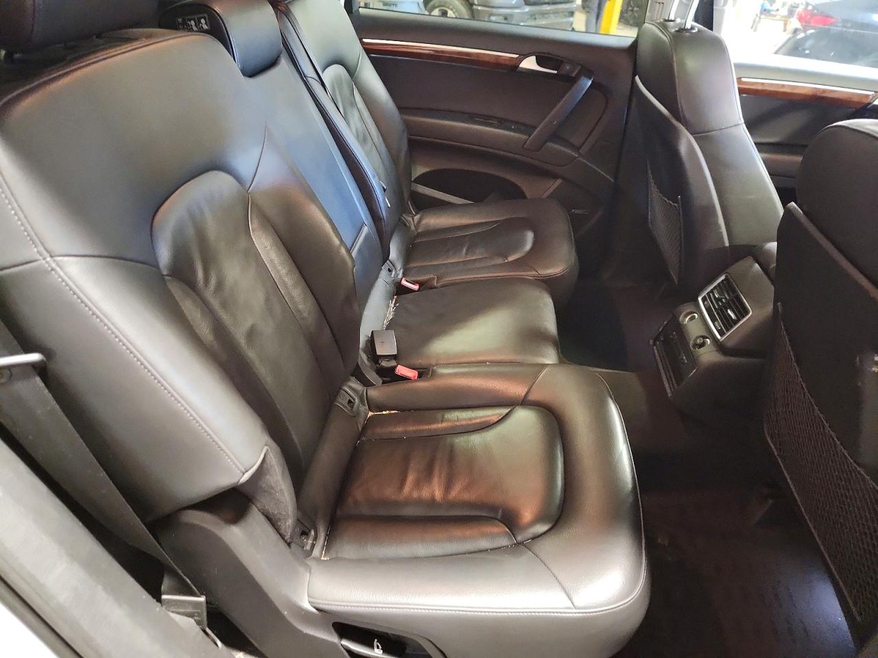 2015 Audi Q7 Premium Plus Silver vin: WA1LGAFEXFD026764