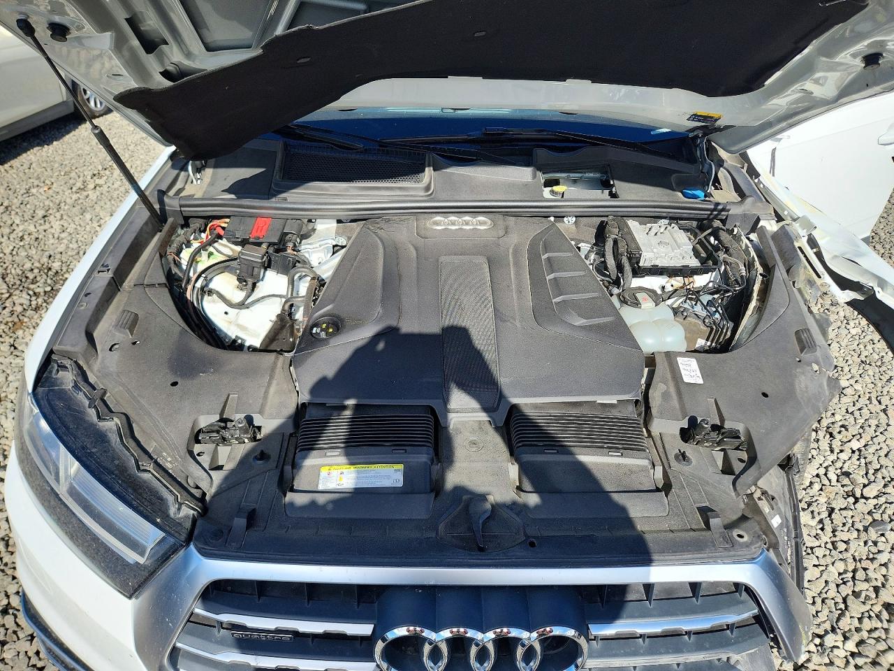 2019 Audi Q7 Premium Plus White vin: WA1LHAF70KD026460
