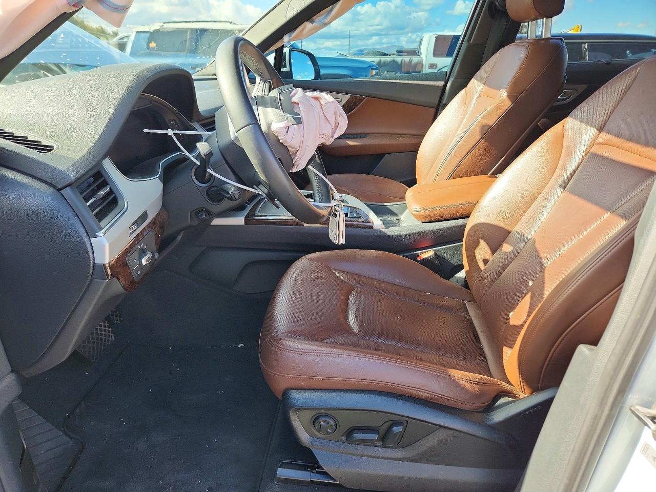 2019 Audi Q7 Premium Plus White vin: WA1LHAF70KD026460