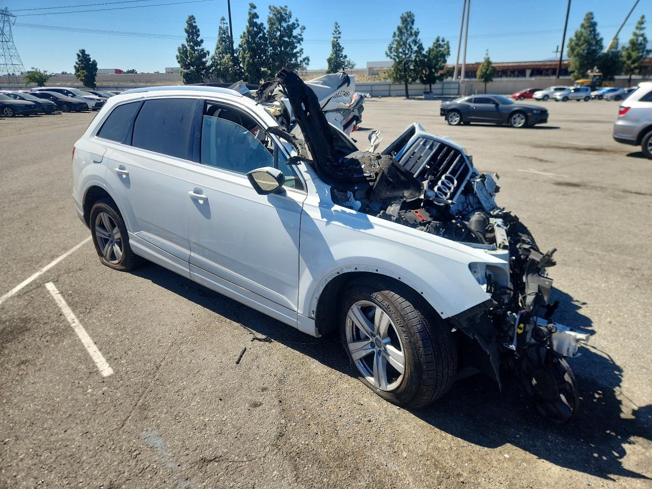 2018 Audi Q7 Premium Plus White vin: WA1LHAF72JD000974