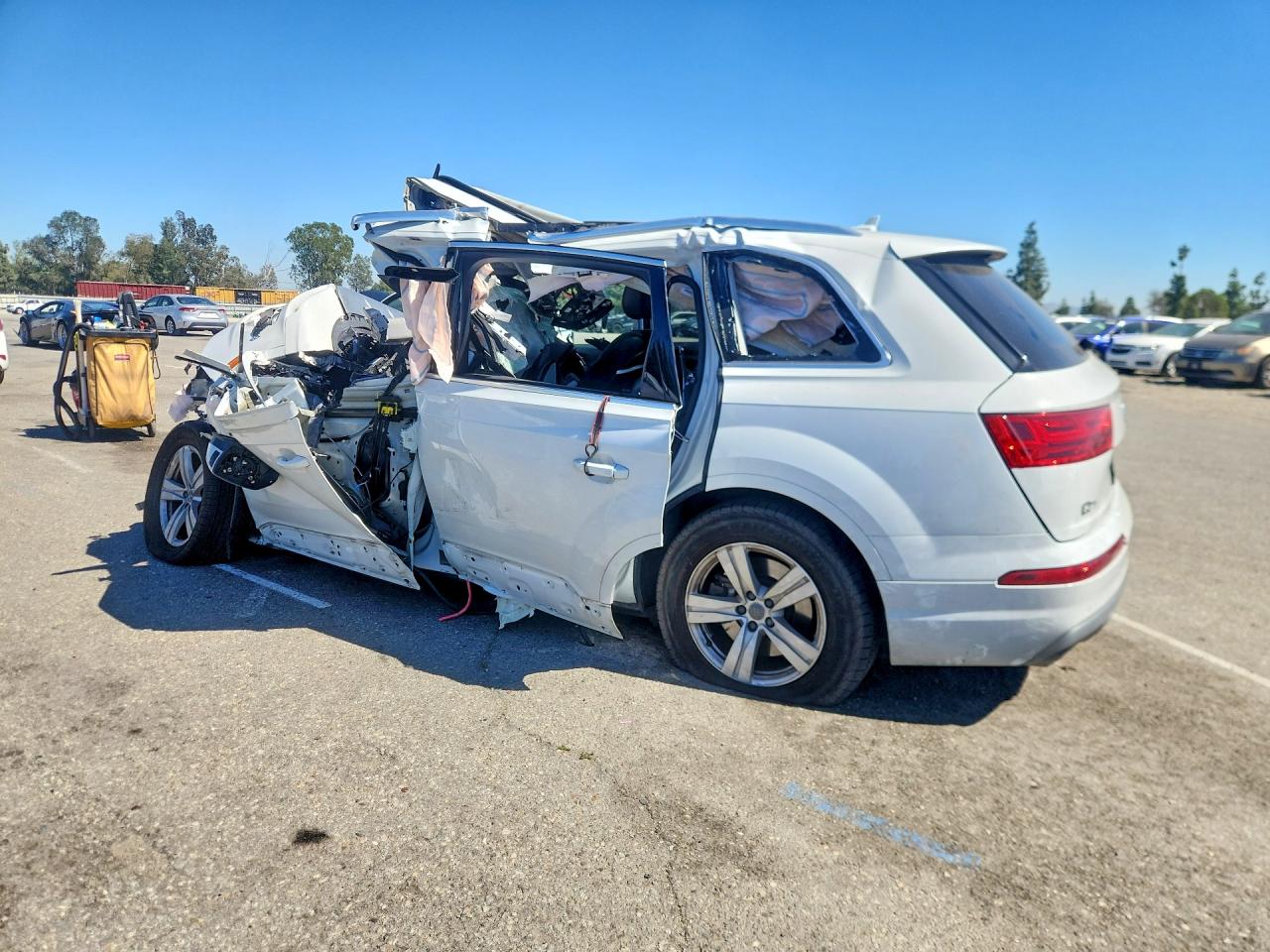 2018 Audi Q7 Premium Plus White vin: WA1LHAF72JD000974